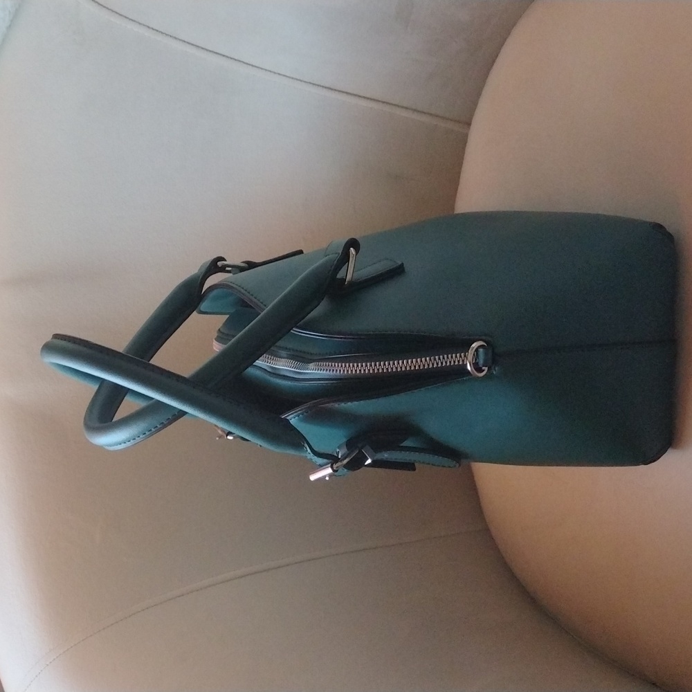 Handbag - Picture 3 of 6